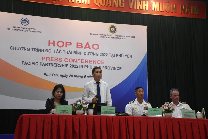 Ông Trần Thanh Hưng - Giám đốc Sở Thông tin và Truyền thông tỉnh Phú Yên thông tin buổi họp báo