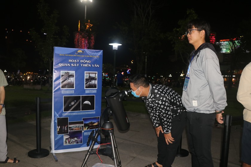 Hoạt động quan sát thiên văn tại Lễ khai mạc và triển khai các hoạt động văn hóa, nghệ thuật đường phố, thể thao, trải nghiệm, biểu diễn khoa học.
