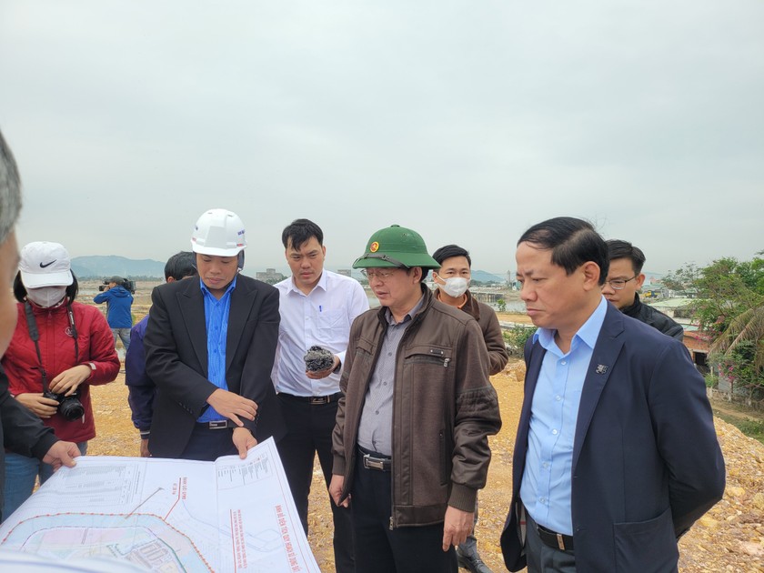 Lãnh đạo Tỉnh ủy, UBND tỉnh Bình Định tại buổi kiểm tra Dự án tuyến đường kết nối từ trung tâm thị xã An Nhơn đến đường ven biển phía Tây đầm Thị Nại