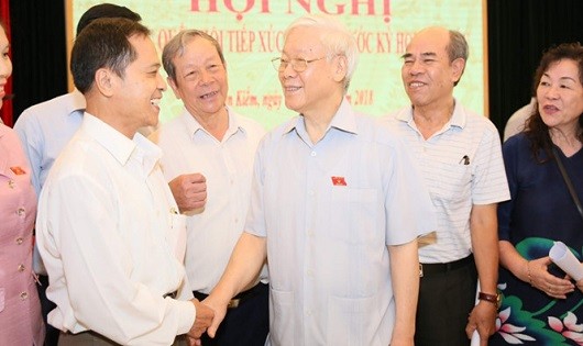 Tổng Bí thư Nguyễn Phú Trọng trao đổi với cử tri TP. Hà Nội.