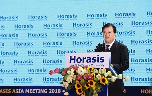 Phó Thủ tướng Trịnh Đình Dũng phát biểu tại diễn đàn.
