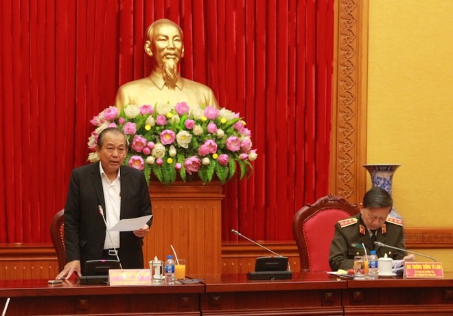Phó Thủ tướng Thường trực Trương Hòa Bình phát biểu tại buổi làm việc.