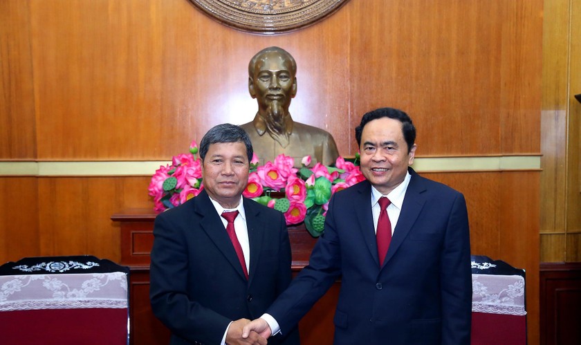 Ông Trần Thanh Mẫn tiếp Phó Chủ tịch Thường trực UBTƯ Mặt trận Lào xây dựng đất nước, ông Khăm-bay -Đăm lắt.