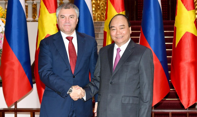 Thủ tướng Nguyễn Xuân Phúc và Chủ tịch Duma quốc gia Nga Vyacheslav Viktorovich Volodin. Ảnh: VGP/Quang Hiếu