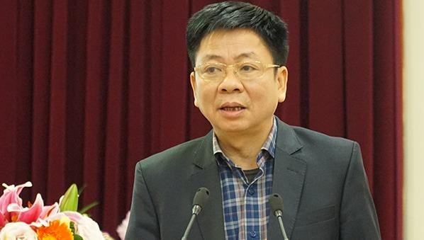 Ông Nguyễn Văn Tùng, Vụ trưởng Vụ Tổ chức - Điều lệ, Ban Tổ chức Trung TƯ phát biểu tại hội nghị.
