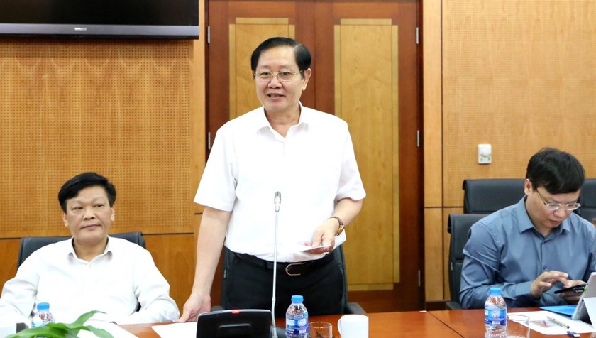 Bộ trưởng Bộ Nội vụ Lê Vĩnh Tân phát biểu tại buổi làm việc.