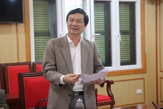 Ông Ngô Minh Tuấn, Tổng Biên tập Tạp chí Xây dựng Đảng, Trưởng ban Thư ký Giải Búa liềm vàng lần thứ IV báo cáo tại cuộc họp.