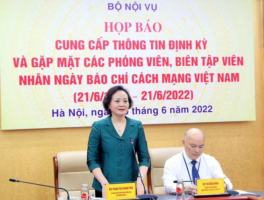 Bộ trưởng Bộ Nội vụ Phạm Thị Thanh Trà phát biểu tại Họp báo.