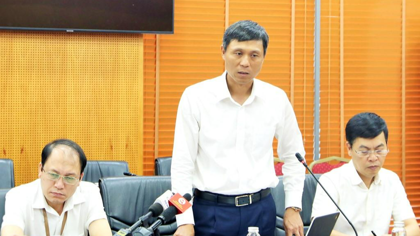 Ông Vũ Hải Nam, Vụ trưởng Vụ Tổ chức - biên chế (Bộ Nội vụ) trả lời báo chí.