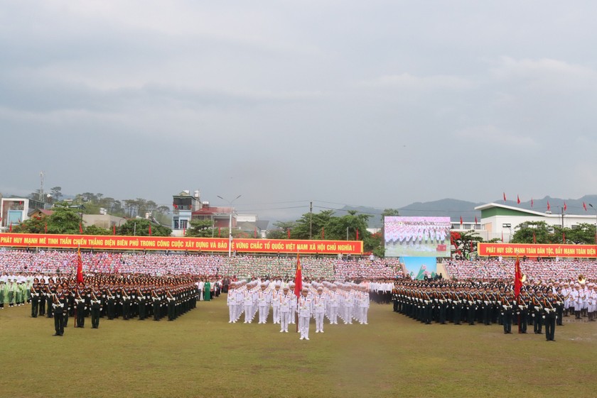 Các lực lượng tại Lễ kỷ niệm. Ảnh: Vân Anh.