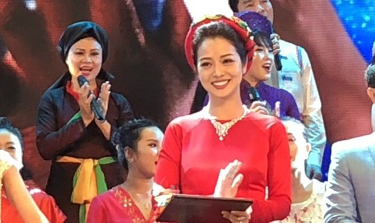 Jennifer Phạm vinh dự làm MC trong đêm tiệc chào mừng các nguyên thủ quốc gia 