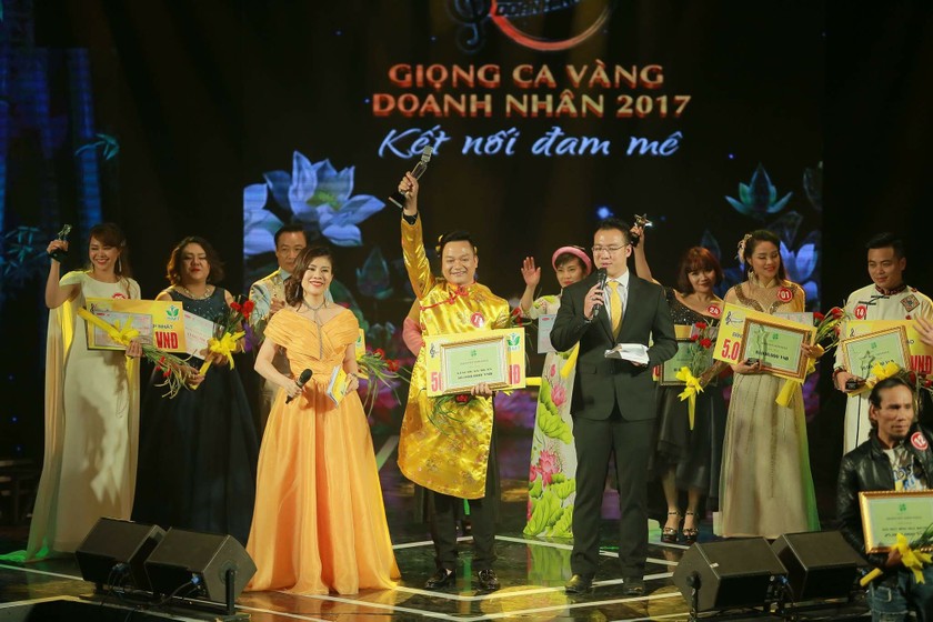 Nguyễn Đại Việt hào sảng với Phú nước non dành giải Quán quân cuộc thi Giọng hát Doang nhân.