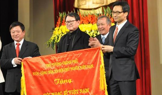 Phó Thủ tướng Vũ Ðức Ðam biểu dương thành tích các thế hệ nhạc sĩ