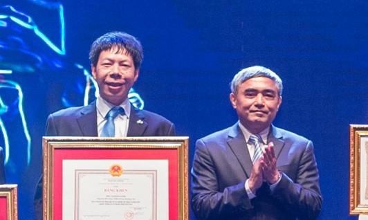 Tập đoàn Công nghệ CMC đón nhận Huân chương Lao động Hạng Ba lần thứ 2