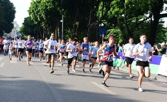 1500 người tham gia sôi nổi tại Giải chạy Vì hòa bình