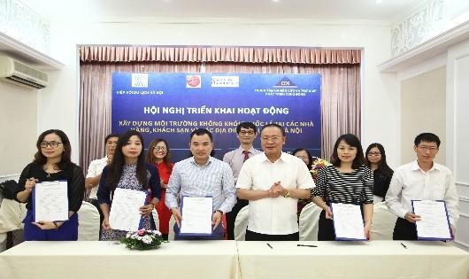 Xây dựng nhà hàng, khách sạn và địa điểm du lịch không khói thuốc ở Hà Nội