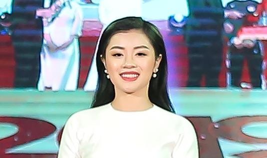 Sao mai Nguyễn Thu Hằng vinh dự là 1 gương mặt trẻ tiêu biểu Thủ đô 2018