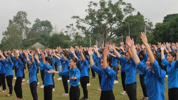 Gần 2.000 thanh niên Nghệ An tham dự Hành trình Tôi yêu Tổ quốc tôi