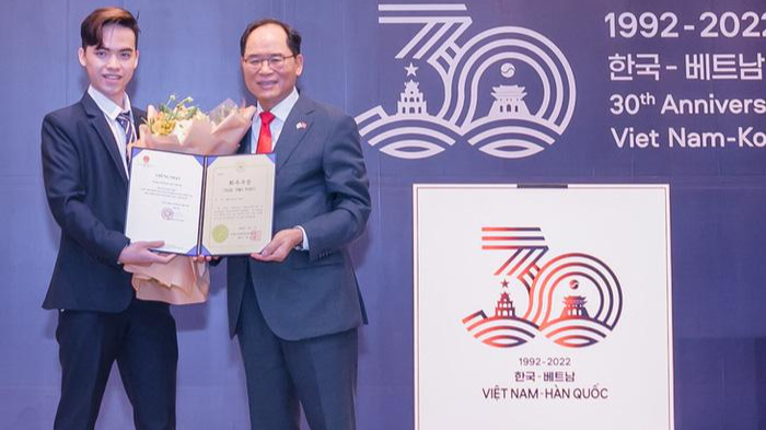  Công bố Logo kỷ niệm 30 năm thiết lập quan hệ ngoại giao Việt Nam – Hàn Quốc.