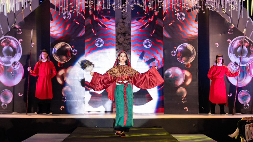 8 show diễn thời trang thực cảnh quy mô lớn tại Vietnam International Fashion Tour