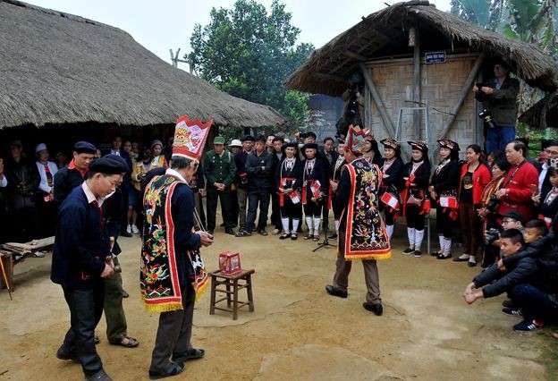 Bảo tồn và phát huy giá trị di sản văn hóa dân tộc Dao với du lịch bền vững