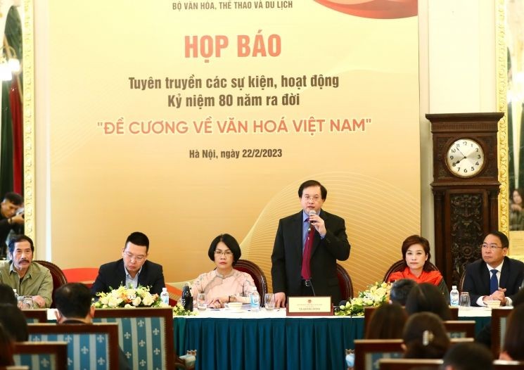 Ông Tạ Quang Đông - Thứ trưởng Bộ VH,TT&DL phát biểu tại họp báo. 
