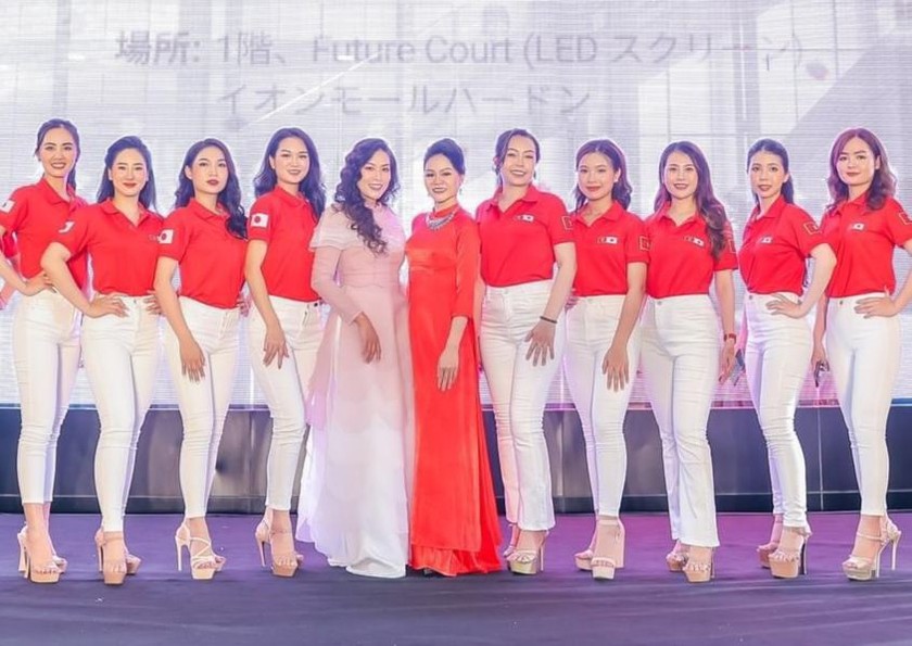 Các thí sinh đọ tâm, tài, sắc tại "Miss Sake Viet Nam 2023" (ảnh BTC).