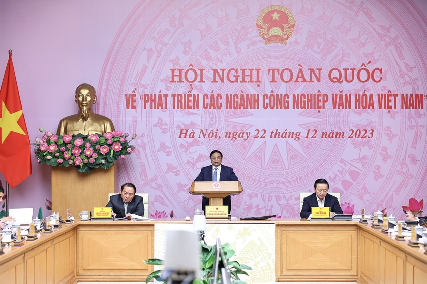 Thủ tướng Phạm Minh Chính phát biểu Hội nghị toàn quốc về phát triển các ngành công nghiệp văn hóa Việt Nam. (Ảnh: Nhật Bắc)