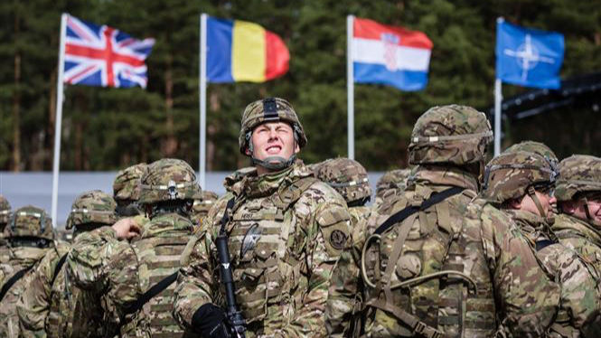 Binh sĩ Tổ chức Hiệp ước Bắc Đại Tây Dương (NATO) tại Orzysz, Ba Lan. Ảnh: AFP/TTXVN.