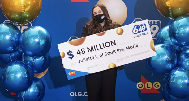 Juliette Lamour trúng giải độc đắc 35 triệu USD (48 triệu CAD). Ảnh: OLG