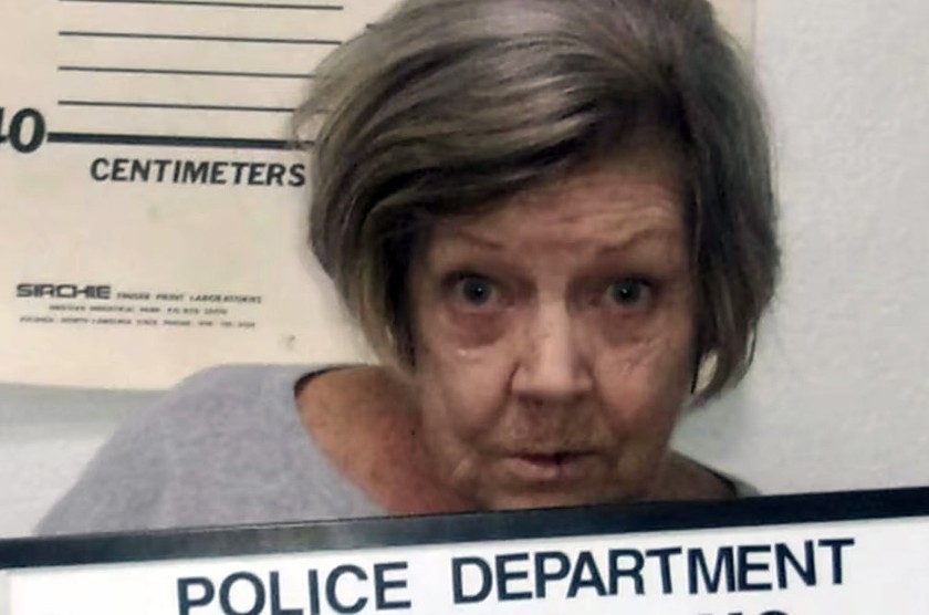 Chân dung nghi phạm Bonnie Gooch, 78 tuổi trong hồ sơ cảnh sát hạt Cass, bang Missouri, Mỹ. Ảnh: Fox News.