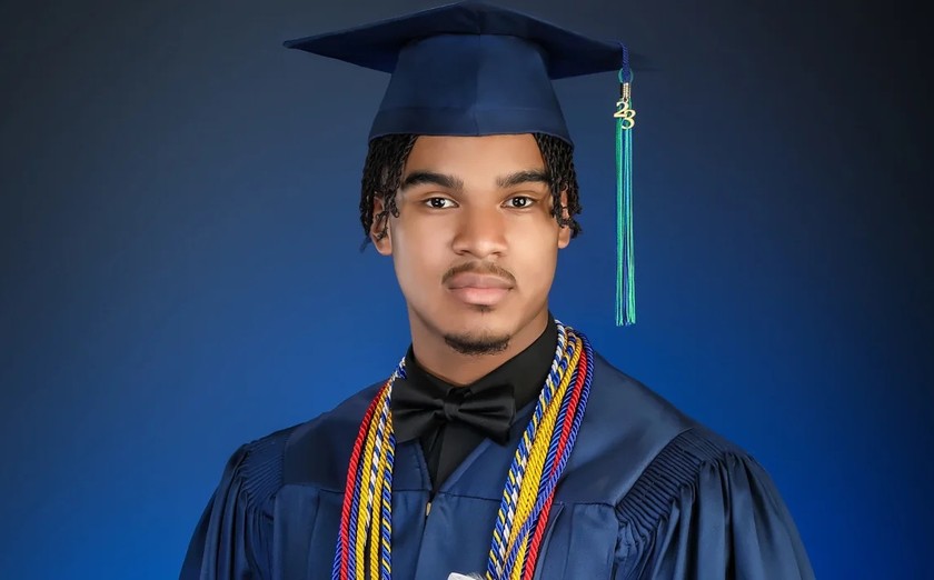 Dennis Maliq Barnes (16 tuổi) đang học tại Trường Trung học Quốc tế New Orleans bang Louisiana, Mỹ. Ảnh: CNN
