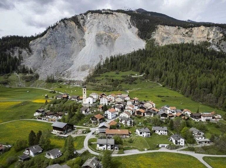 Làng Brienz ở bang Graubünden, Thụy Sĩ. Ảnh: EPA-EFE.