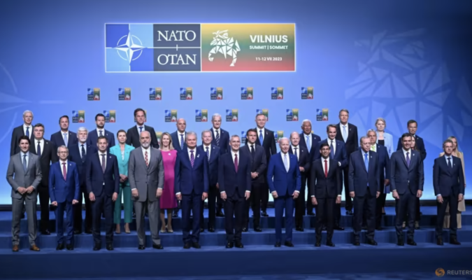 Lãnh đạo các nước dự Hội nghị thượng đỉnh NATO. Ảnh: Reuters.