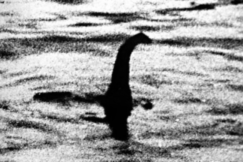 Bức ảnh được cho là Quái vật hồ Loch Ness ở Scotland. 