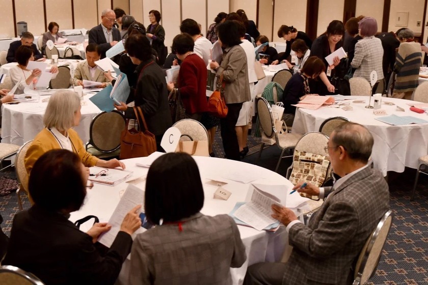 Các phụ huynh tham gia buổi mai mối tại Tokyo, Nhật Bản. Ảnh: AFP.