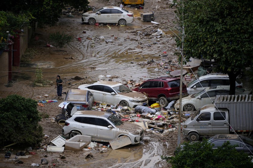 Mưa lớn gây ngập lụt thị trấn Tangxia ở Đông Quan, tỉnh Quảng Đông, Trung Quốc ngày 9/9. Ảnh: Reuters