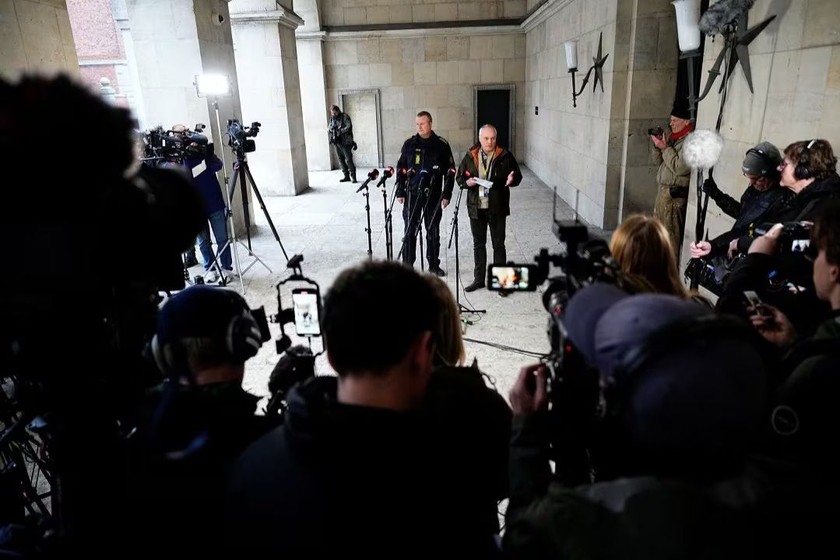 Cảnh sát Đan Mạch mở họp báo về các vụ bắt ở Copenhagen, ngày 14/12. Ảnh: Reuters.