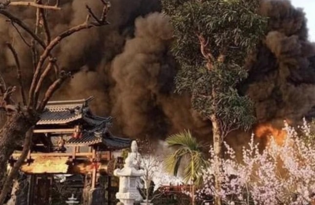 Hiện trường vụ cháy ở chùa Phật Quang, Hà Nam. Ảnh: Facebook.