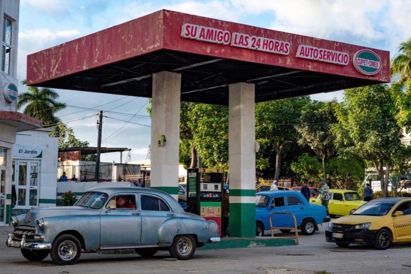 Cuba sẽ tăng giá xăng 500% từ ngày 1/3. Ảnh: AFP.