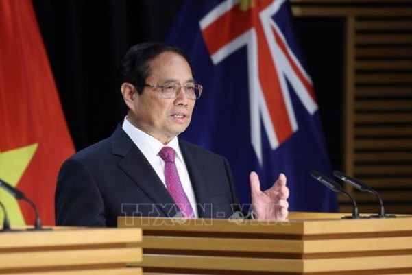 Thủ tướng Phạm Minh Chính phát biểu tại cuộc gặp báo chí sau hội đàm với Thủ tướng New Zealand Christopher Luxon. Ảnh: Dương Giang/TTXVN.