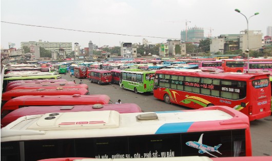 Thủ tướng yêu cầu Hà Nội đối thoại với doanh nghiệp về phân luồng xe khách