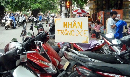 Hà Nội: Rút giấy phép nhiều điểm trông xe 'chặt chém'