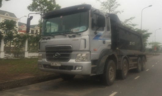 Mê Linh, Hà Nội: Chính quyền vào cuộc sau sự việc xe chở đất ‘tràn’ về địa phương