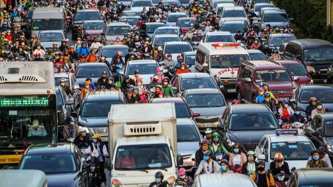 Thu phí xe vào nội đô Hà Nội: Cần đánh giá cả tác động ngược
