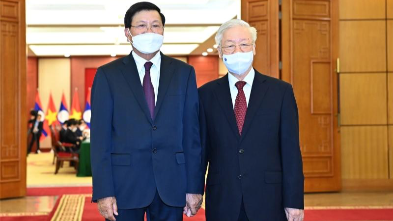 Tổng Bí thư Nguyễn Phú Trọng và Tổng Bí thư, Chủ tịch nước Lào Thongloun Sisoulith. 