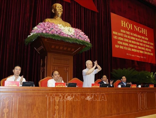 Tổng Bí thư Nguyễn Phú Trọng cùng các đồng chí lãnh đạo Đảng, Nhà nước chủ trì hội nghị. Ảnh: TTXVN