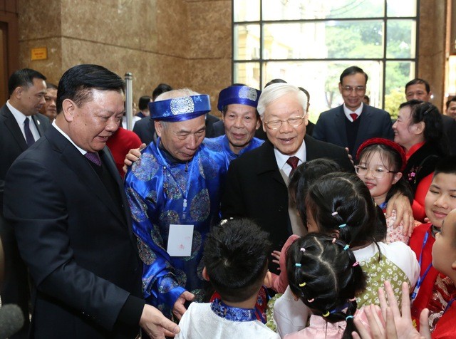 Tổng Bí thư Nguyễn Phú Trọng với các tầng lớp nhân dân Thủ đô - Ảnh: VGP