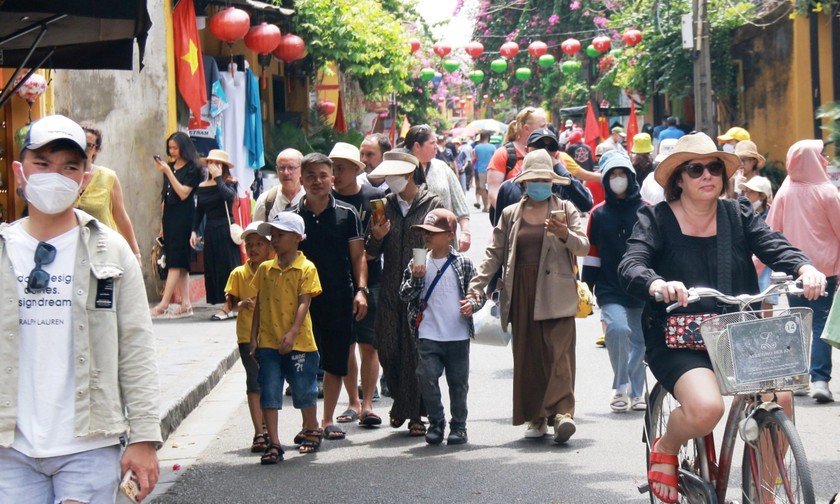 Quảng Nam đón hơn 155.000 lượt khách dịp lễ 30/4 -1/5, nhiều nơi “cháy” phòng
