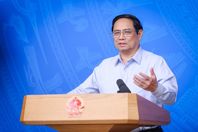 Thủ tướng Phạm Minh Chính chỉ đạo nhiều nhiệm vụ cụ thể liên quan tới quản lý tín chỉ carbon rừng, cơ chế thí điểm mua bán điện trực tiếp (DPPA), khuyến khích phát triển các dự án điện mặt trời phân tán/áp mái, sản xuất hydrogen tại Việt Nam… Ảnh: VGP/Nhật Bắc